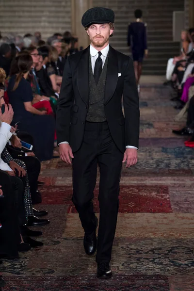 Look 50
